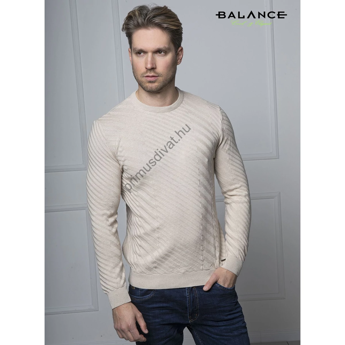 Balance környakas, 3D mintás kötéssel készült drapp Orlen kötött pulóver