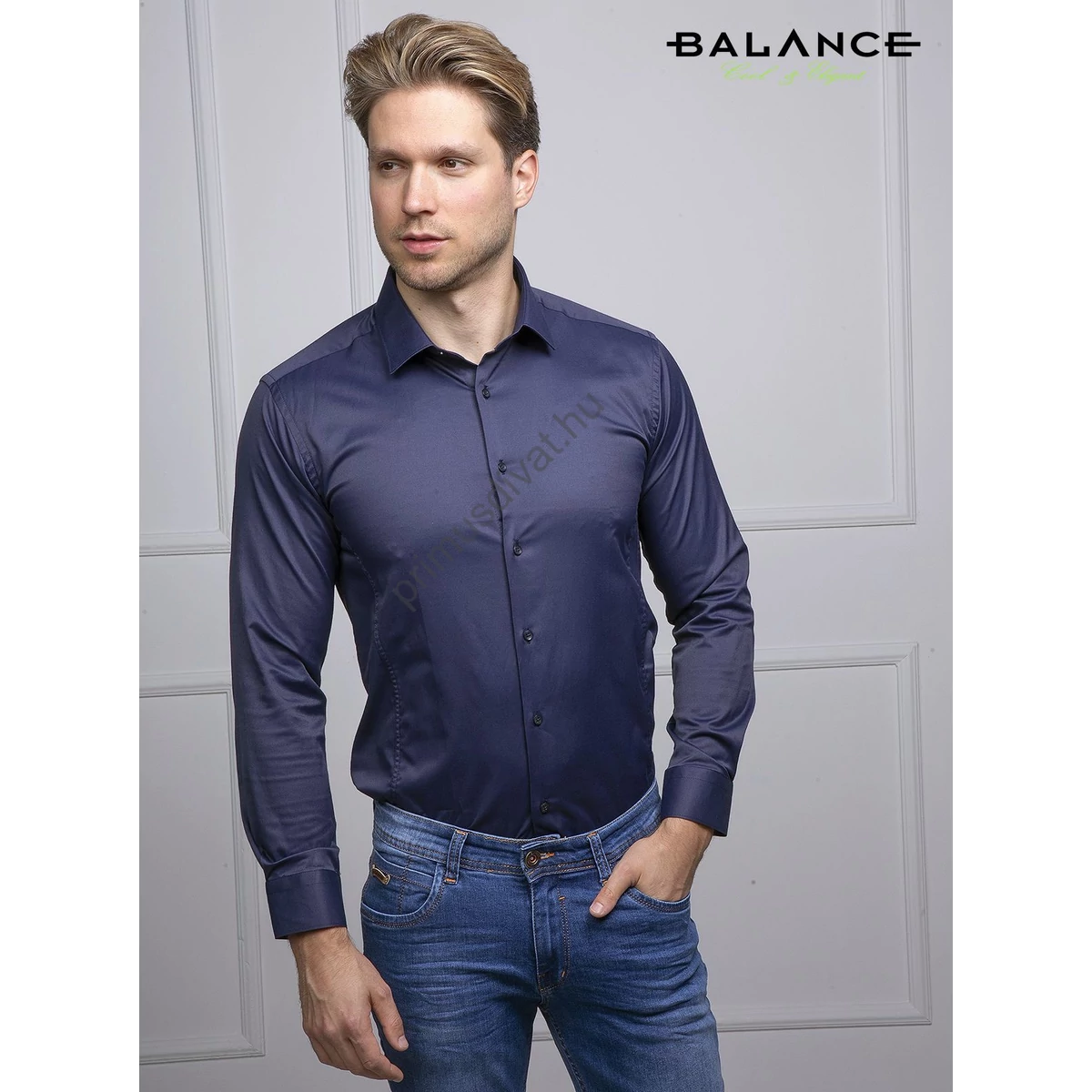 Balance normál galléros sötétkék, karcsúsított-nyújtott fazonú long-slim-fit rugalmas pamutszatén hosszú ujjú alkalmi ing