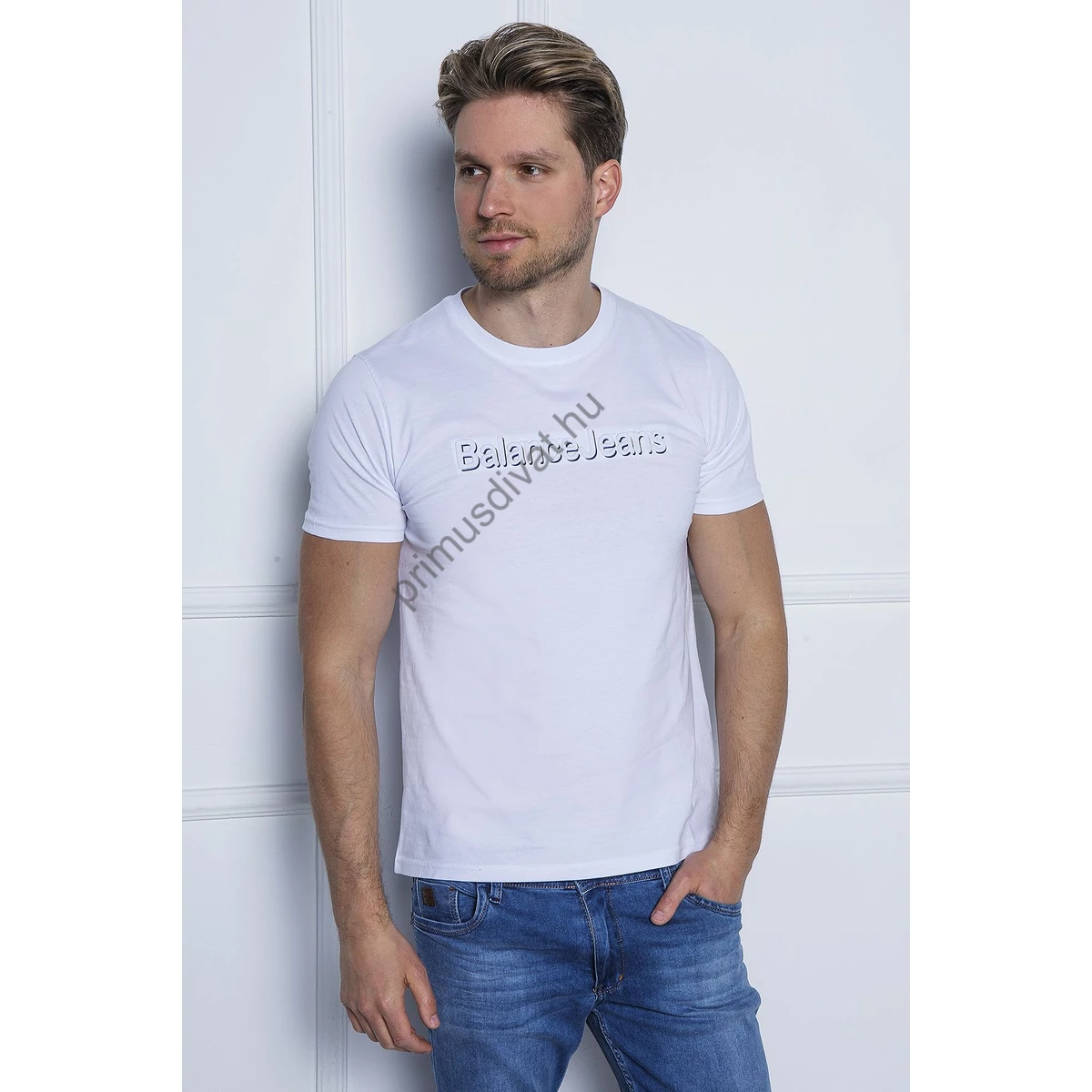Balance környakas fehér rövid ujjú Bigpuff póló, mellén dombornyomott, árnyékolt márkafelirattal