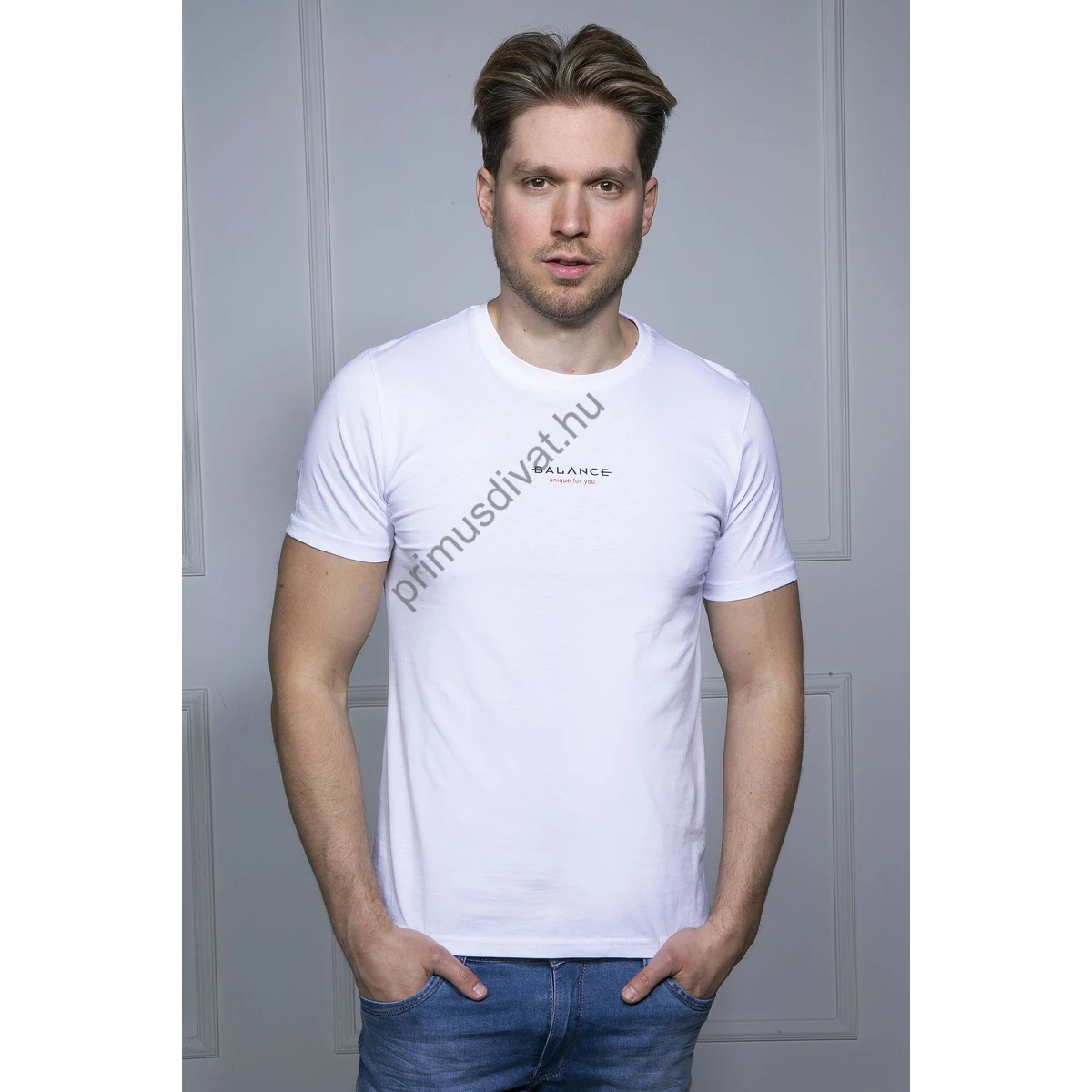 Balance környakas rövid ujjú fehér pamut B-mid póló, mellén kisméretű nyomott márkafelirattal