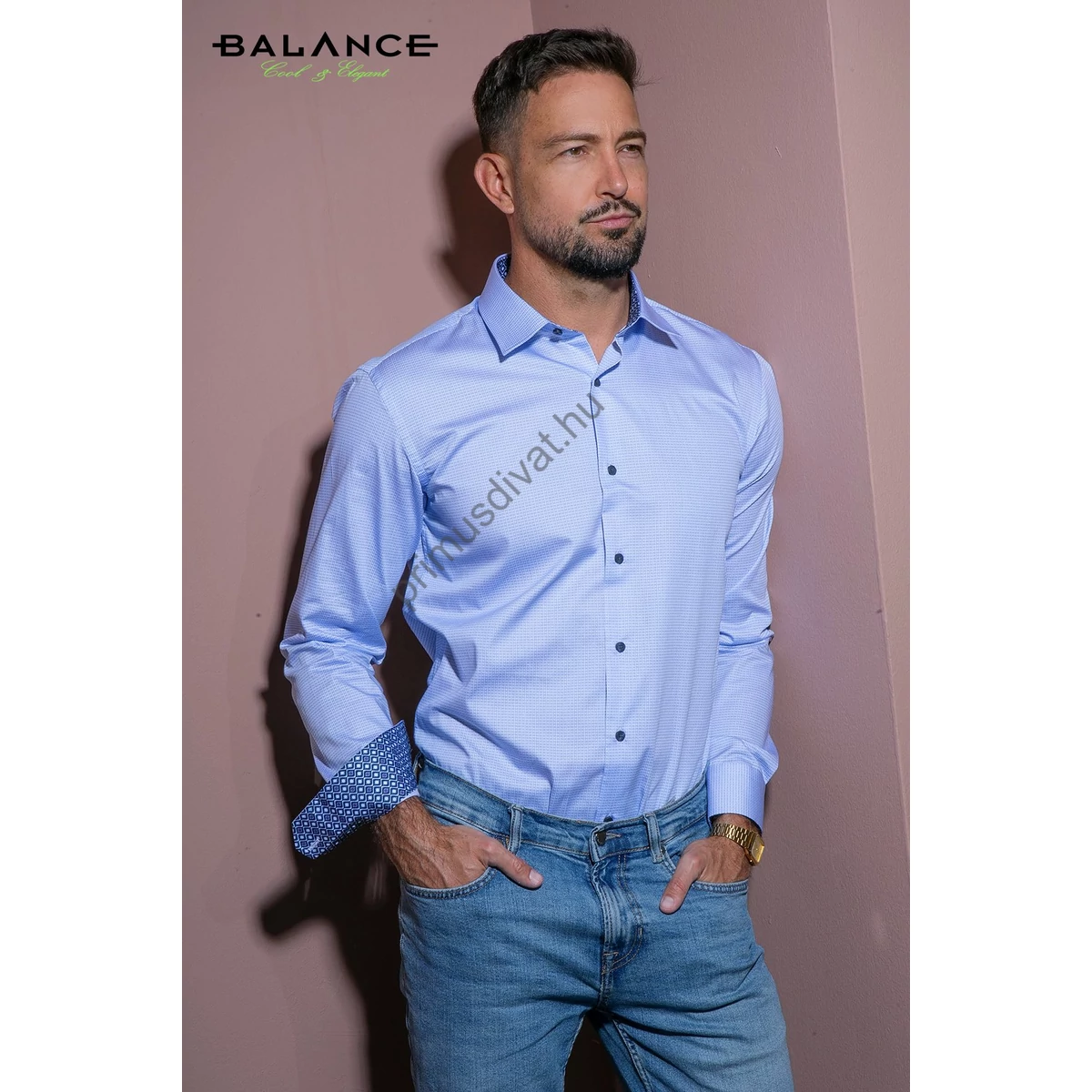 Balance fehér alapon nyomott kék mintás hosszú ujjú, karcsúsított fazonú Frenz slim-fit ing, nyaka és mandzsettája belső oldalán kontrasztos mintás betéttel