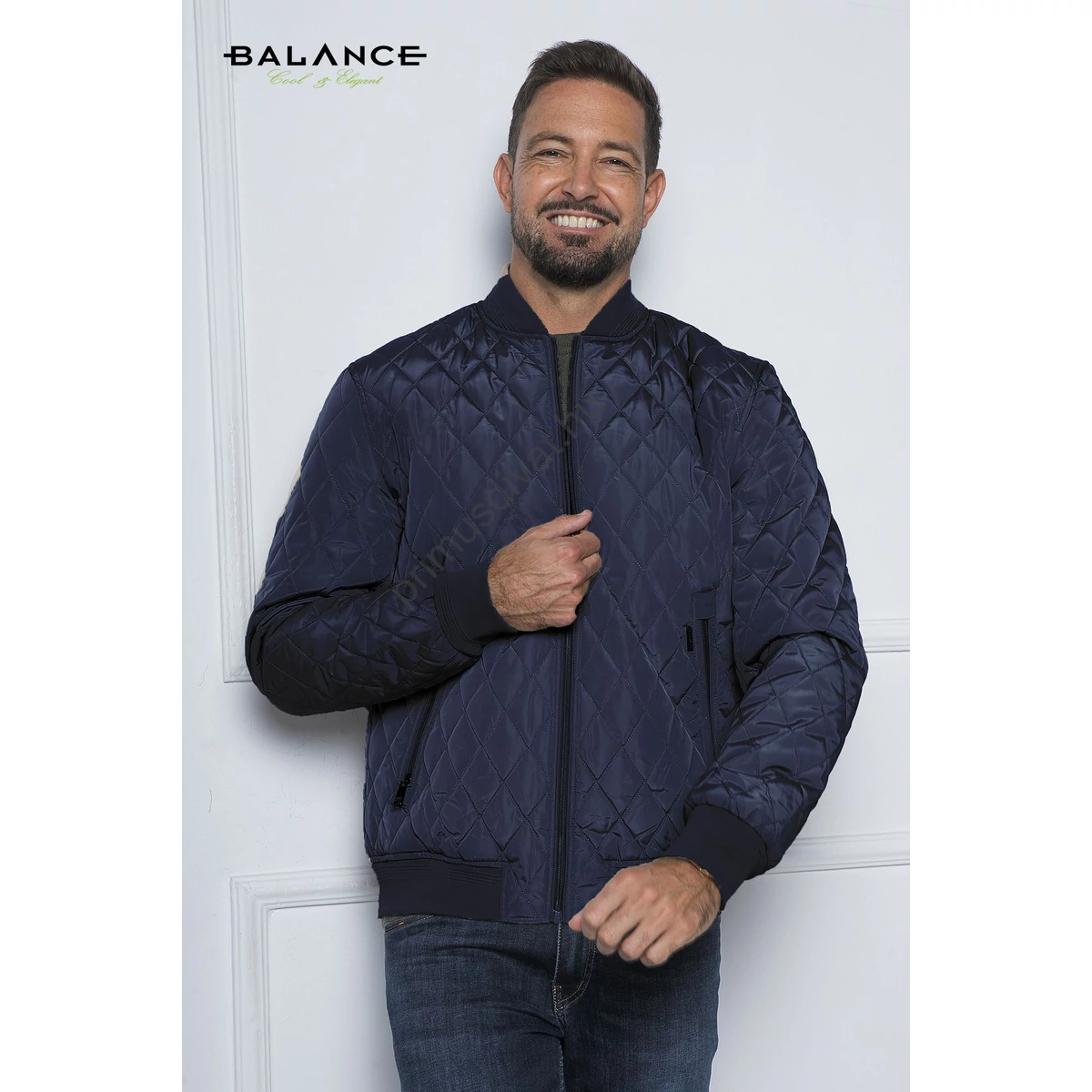 Balance bomber fazonú, vatelinnal bélelt vízlepergetős steppelt sötétkék Stepy dzseki