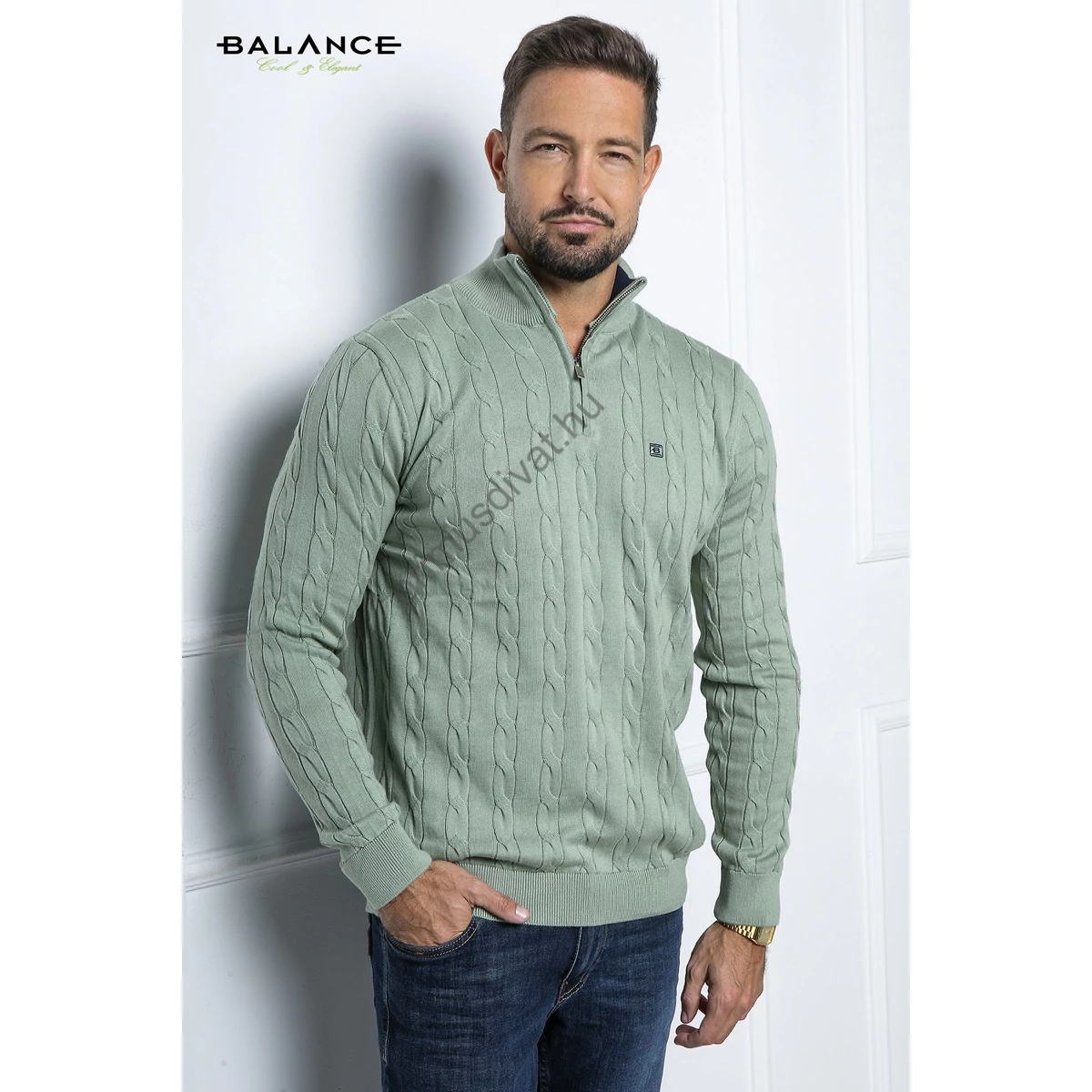 Balance cipzáras nyakú, állógalléros, fonott mintás kötött mentazöld Fonner pulóver, ujjain és derekán szűkebb passzé résszel Balance cipzáras nyakú, állógalléros, fonott mintás kötött mentazöld Fonner pulóver, ujjain és derekán szűkebb passzé résszel