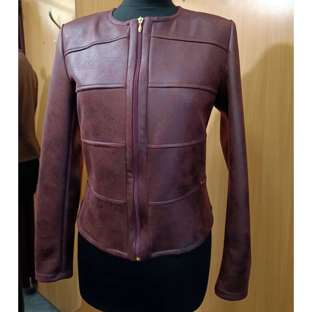 Mystic Day cipzáras, részekből szabott bélés nélküli, márványmintás sötétbordó műbőr Zoé dzseki, kabátka, kivehető válltömésekkel