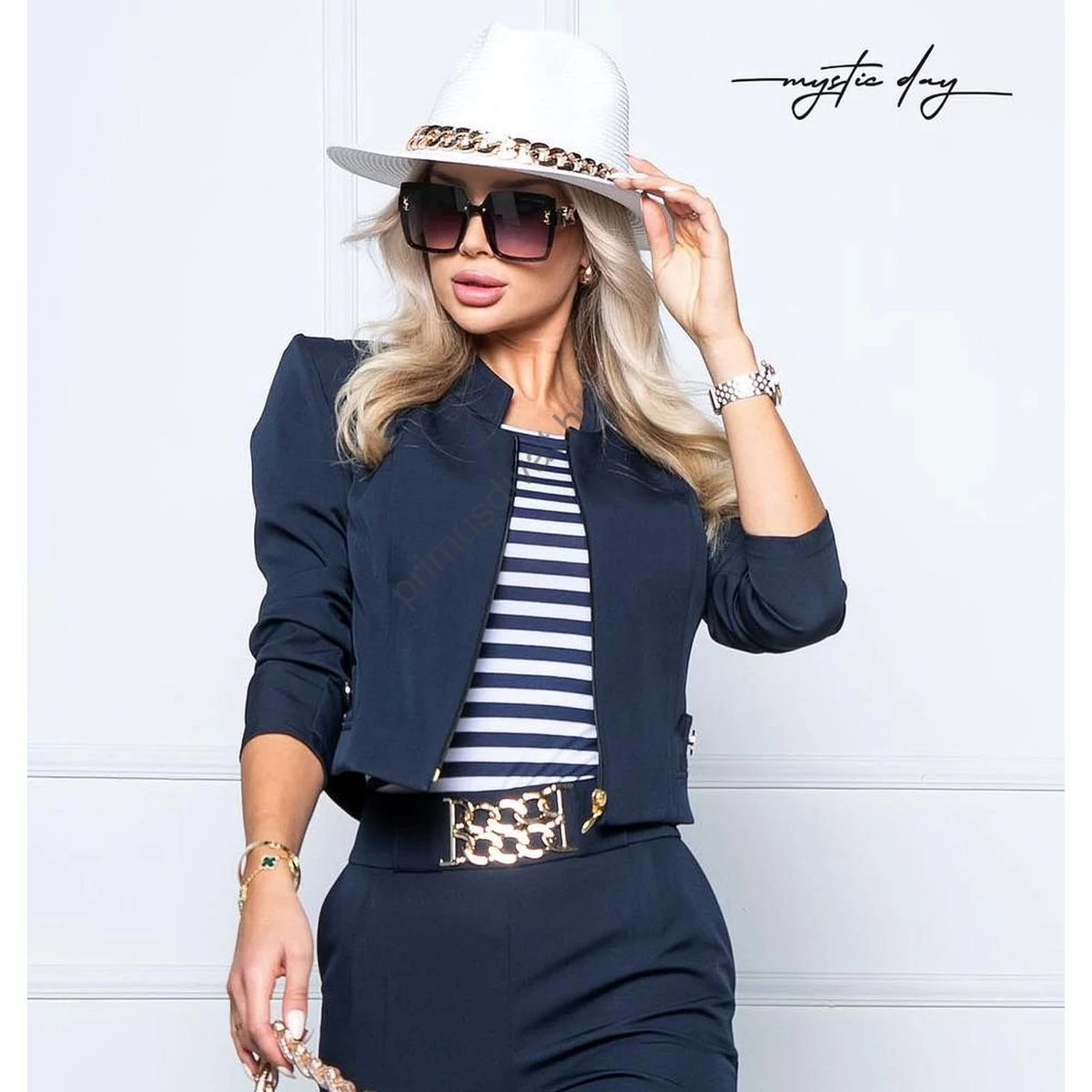 Mystic Day sötétkék, rövid állású béleletlen Samanta blézer, kabátka, elején cipzárral, enyhén rugalmas szövött anyagból, válltömésekkel