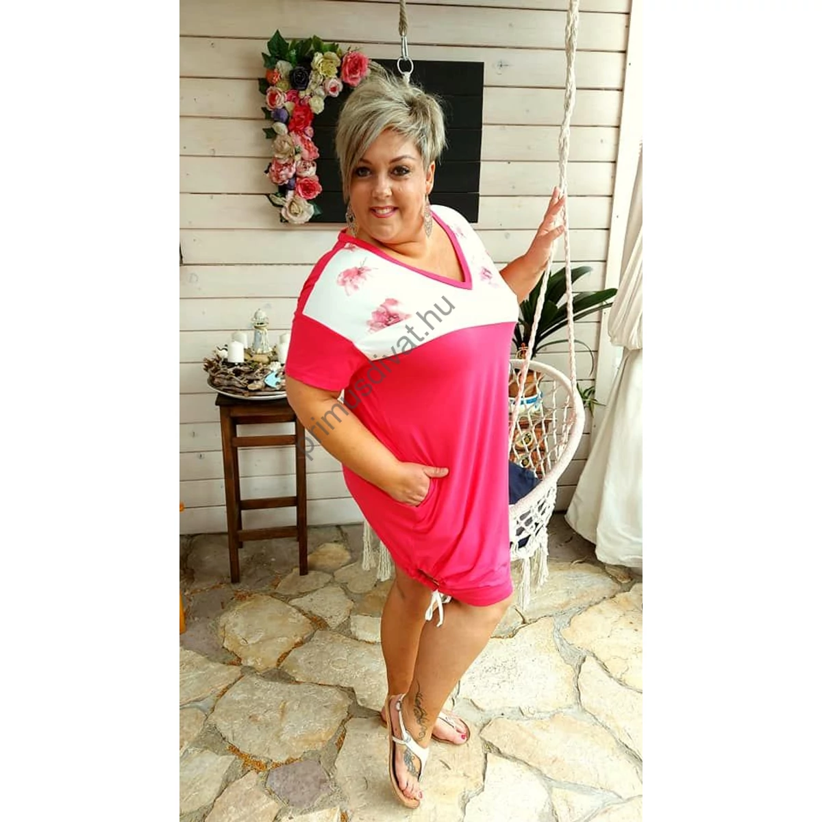 Fashion by Nono V-nyakú, két oldalán behúzott kötővel ráncolható, aszimmetrikus betétes pink Zoé tunika, miniruha