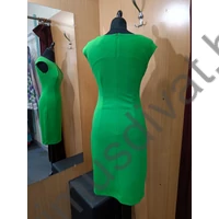 Mystic Day rakott mellrészű, borsózöld rugalmas kreppa anyagú ujjatlan alkalmi Elif ruha