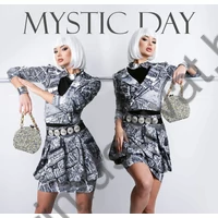 Mystic Day fekete-fehér várostérkép mintás hagyma szoknya, alján szűkebb passzéval, hátán rejtett cipzárral (öv nélkül)