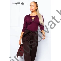 Mystic Day hosszú ujjú szűk sötét fukszia színű Daria felső, kivágott dekoltázsán arany színű fém dísszel