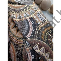 Mystic Day arany színnel kontúrozott őszi színtónusú mandala mintás, háromnegyedes ujjú szűk felső, jobb oldalán gallérral