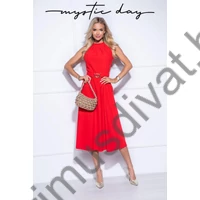 Mystic Day derékban szabott A-vonalú, ujjatlan piros Emili midi ruha, oldalvarrásba rejtett zsebekkel, anyagából készült arany színű csatos gumis övvel