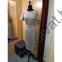 Mystic Day középbarna, ekrü hajszálcsíkos, jó tartású rugalmas szövet anyagú, rövid ujjú Marbell ruha, anyagából készült övvel