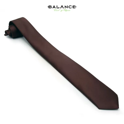 Balance keskeny selyemszatén nyakkendő sötétbarna színben Balance keskeny selyemszatén nyakkendő sötétbarna színben