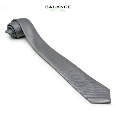 Balance apró fekete pöttyös, anyagában szövött mintás ezüstszürke keskeny selyem nyakkendő Balance apró fekete pöttyös, anyagában szövött mintás ezüstszürke keskeny selyem nyakkendő