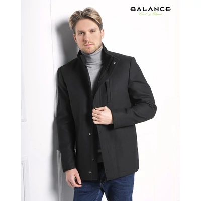 Balance állógalléros, cipzáras és patentos záródású fekete Peters sportos szövetkabát, dereka belső oldalán behúzott kötővel Balance állógalléros, cipzáras és patentos záródású fekete Peters sportos szövetkabát, dereka belső oldalán behúzott kötővel