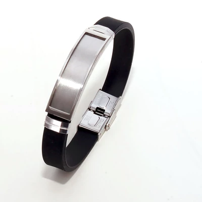 Acél-szilikongumi férfi karkötő, gravírozható keretes-felülettel, állítható díszekkel