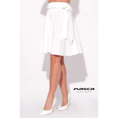 Masca Fashion loknis fehér szoknya, anyagából készült megkötős övvel Masca Fashion loknis fehér szoknya, anyagából készült megkötős övvel