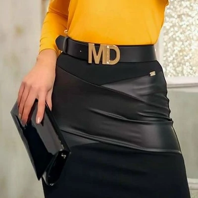 Mystic Day strasszkő betétes arany színű kapcsos fekete műbőr öv, hátsó részén gumis betéttel