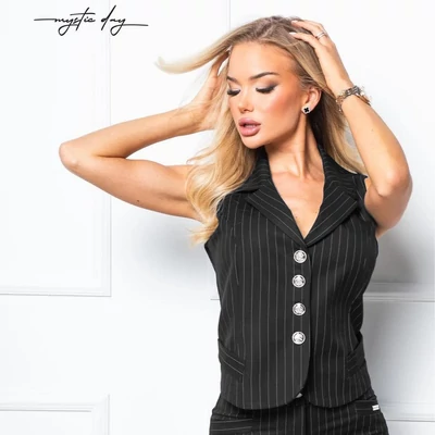 Mystic Day négy gombos fekete-fehér csíkos szövet mellény, gallérral, ezüst színű gombokkal